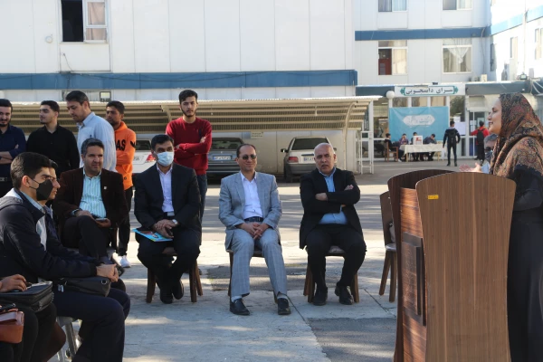 نمایشگاه کتاب و کارگاه نقش کتابداران در ایجاد انگیزه به مطالعه برگزار شد. 14