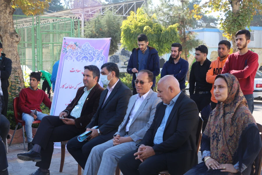 نمایشگاه کتاب و کارگاه نقش کتابداران در ایجاد انگیزه به مطالعه برگزار شد. 15