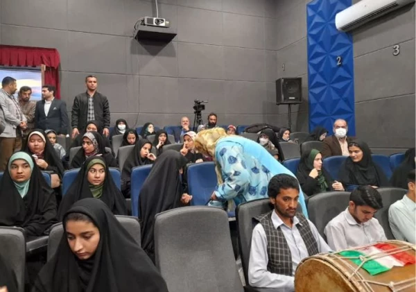 حضور دانشجو معلمان و مسئولین دانشگاه فرهنگیان پردیس امام خمینی (ره) استان گلستان در مراسم رونمایی کتاب قیام پائیزی  2