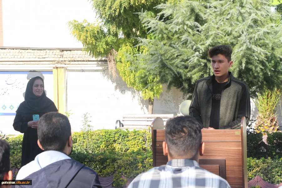 نمایشگاه کتاب و کارگاه نقش کتابداران در ایجاد انگیزه به مطالعه برگزار شد. 17