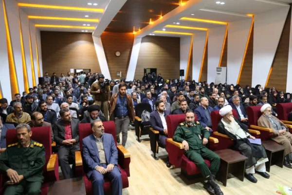 از بین بردن پیوند میان مردم و رهبری مهمترین هدف دشمن از طراحی اغتشاشات اخیر 4