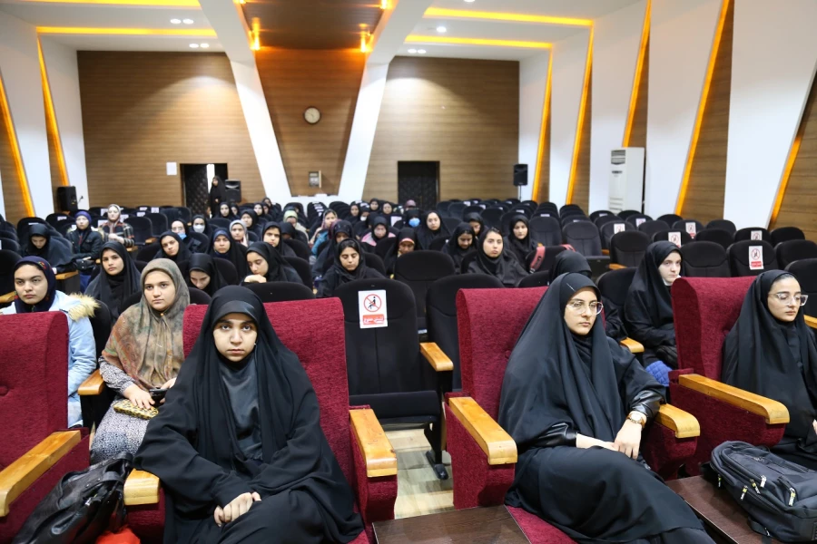 برگزاری نشست توجیهی آئین نامه  و شیوه نامه انضباطی . 3