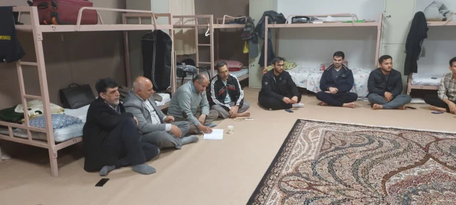 بازدید شبانه از سرای دانشجویی و نشست سرپرست مدیریت پردیس های استان با دانشجویان  2