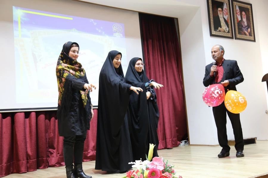 آئین دانش آموختگی دانشجو معلمان ورودی ۹۷ پردیس امام خمینی (ره) گرگان برگزار شد . 2