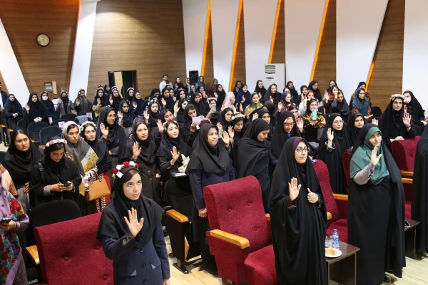 آئین دانش آموختگی دانشجو معلمان ورودی ۹۷ پردیس امام خمینی (ره) گرگان برگزار شد . 2