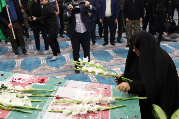 پردیس آیت الله خامنه ای میزبان دو شهید گمنام دفاع مقدس شد. 16