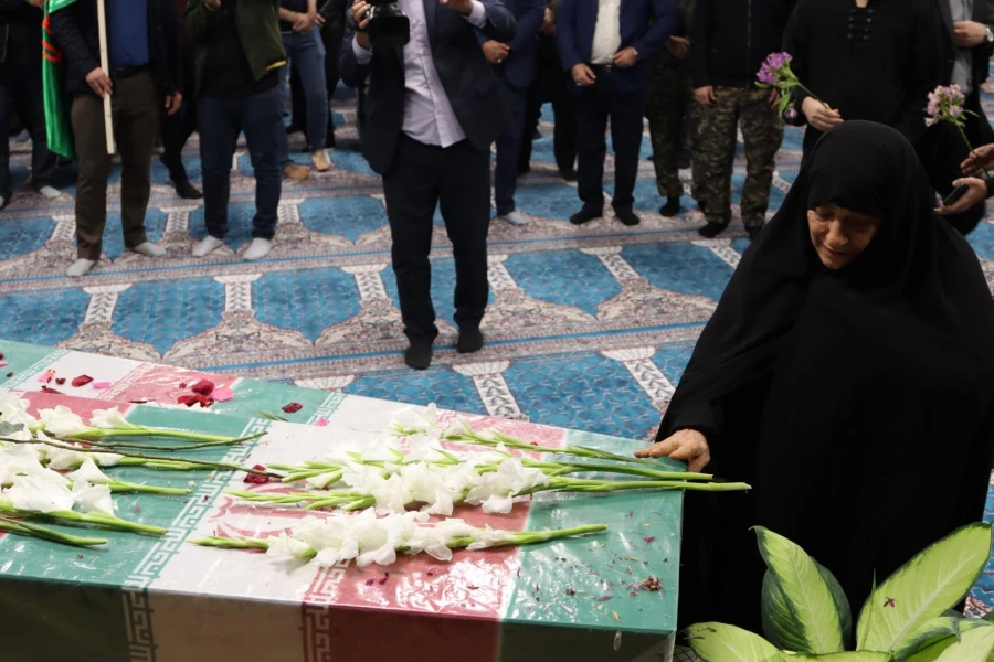 پردیس آیت الله خامنه ای میزبان دو شهید گمنام دفاع مقدس شد. 17