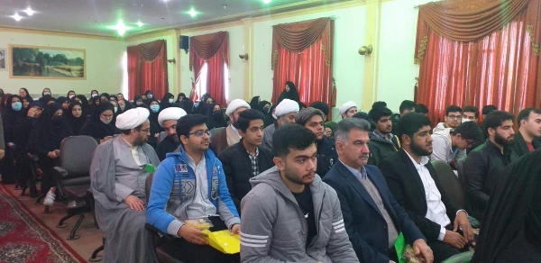 حضور پرشور دانشجومعلمان و مهارت آموزان ماده28 در هفتمین اجلاس استانی نماز 3