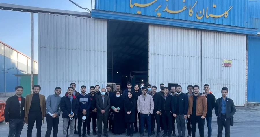 بازدید علمی دانشجومعلمان پردیس آیت الله خامنه ای  از کارخانه گلستان کاغذ پرشیا  2