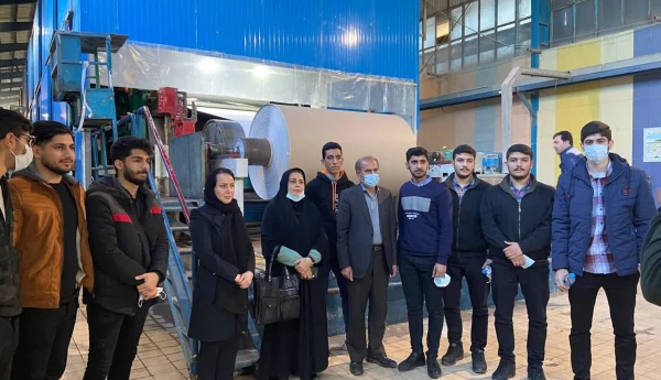 بازدید علمی دانشجومعلمان پردیس آیت الله خامنه ای  از کارخانه گلستان کاغذ پرشیا  3