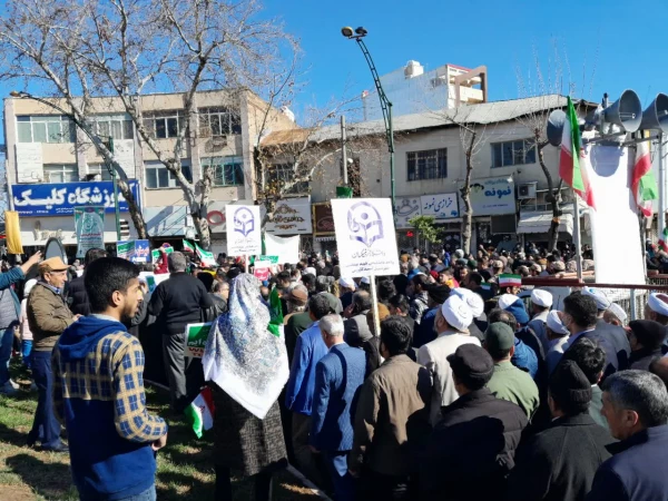 حضور کارکنان و دانشجو معلمان واحد دانشگاهی شهید بهشتی گنبد کاووس در راهپیمایی ۲۲بهمن ۱۴۰۱ 7