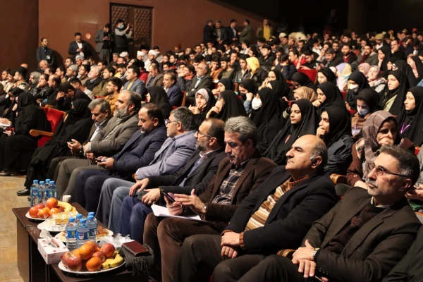 جهانی شدن هویت اقوام از دغدغه های دانشگاه فرهنگیان است. 7