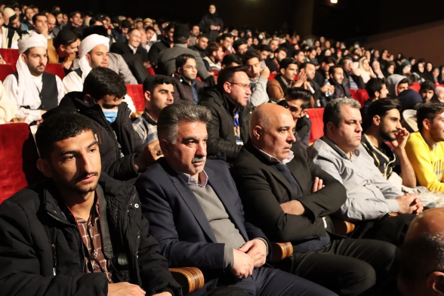 جهانی شدن هویت اقوام از دغدغه های دانشگاه فرهنگیان است. 12