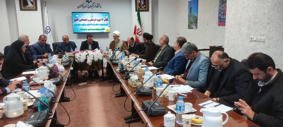 تمام همت دانشگاه باید در جهت گسترش فرهنگ نماز باشد. 5