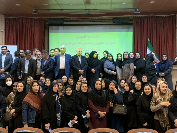 با حضور دکتر اسکندری معاون هماهنگی دانشگاه فرهنگیان استان گلستان و هیئت همراه و سایر مدعوین برگزار شد؛ 10