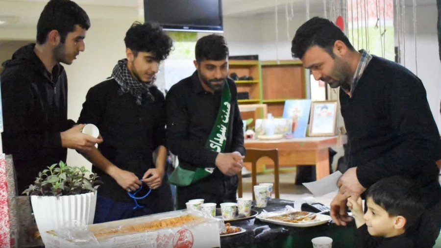 حضور دانشجومعلمان اساتید و کارکنان دانشگاه در مراسم شبهای احیاء با همت هیات دانشجویی عاشقان ولایت پردیس آیت الله خامنه ای و هیأت شهدای معلم شهرستان گرگان 4