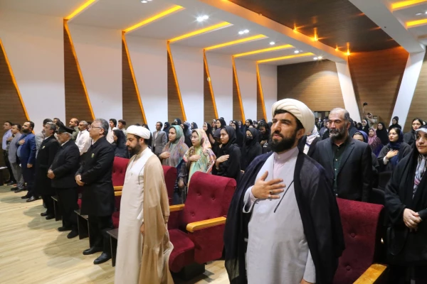 جشن میلاد امام رضا علیه السلام با حضور خادمان و پرچم حرم مطهر در دانشگاه فرهنگیان پردیس امام خمینی (ره) گرگان برگزارشد. 2