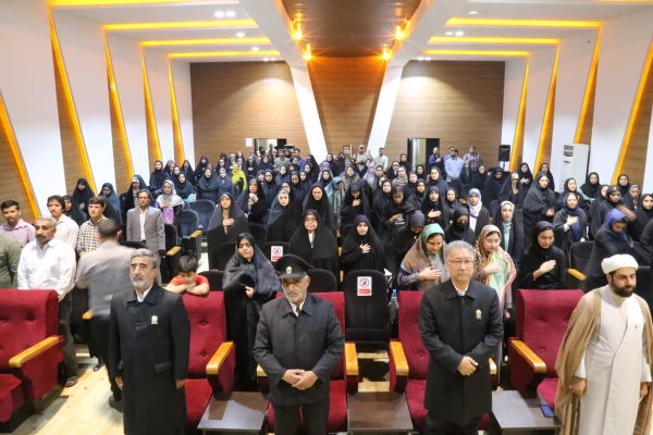 جشن میلاد امام رضا علیه السلام با حضور خادمان و پرچم حرم مطهر در دانشگاه فرهنگیان پردیس امام خمینی (ره) گرگان برگزارشد. 2