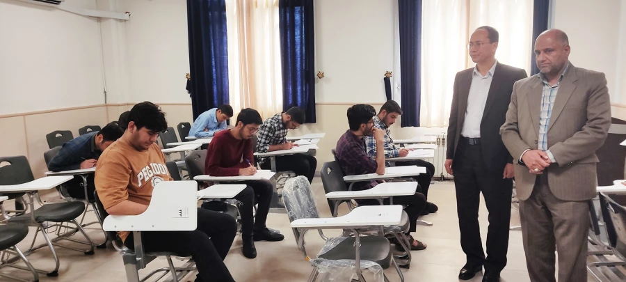 بازدید دکتر کیخا سرپرست دانشگاه فرهنگیان گلستان از امتحانات پایان ترم دانشجویان پردیس آیت الله خامنه ای گرگان 3