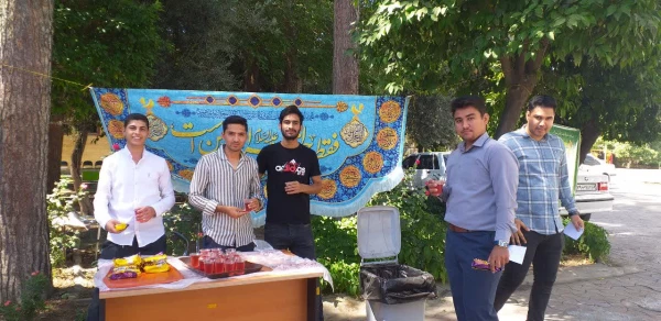 برپایی ایستگاه صلواتی بمناسبت عید غدیرخم در واحد دانشگاهی شهید بهشتی گنبد کاووس 4