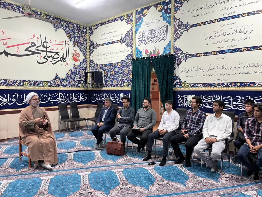 با حضور حجت الاسلام کریمی رئیس سازمان تبلیغات گنبد و بمناسبت روز ملی حجاب و عفاف در واحد دانشگاهی شهید بهشتی گنبد برگزارشد: 3