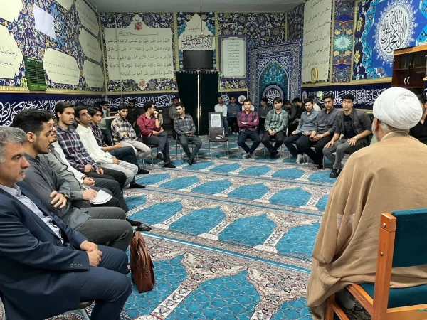 با حضور حجت الاسلام کریمی رئیس سازمان تبلیغات گنبد و بمناسبت روز ملی حجاب و عفاف در واحد دانشگاهی شهید بهشتی گنبد برگزارشد: 4