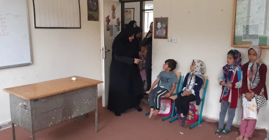 حضور سرپرست پردیس امام خمینی (ره) گرگان در جمع اردوی جهادی دانشجو معلمان دانشگاه فرهنگیان استان گلستان در روستای کشکک رامیان .
 2