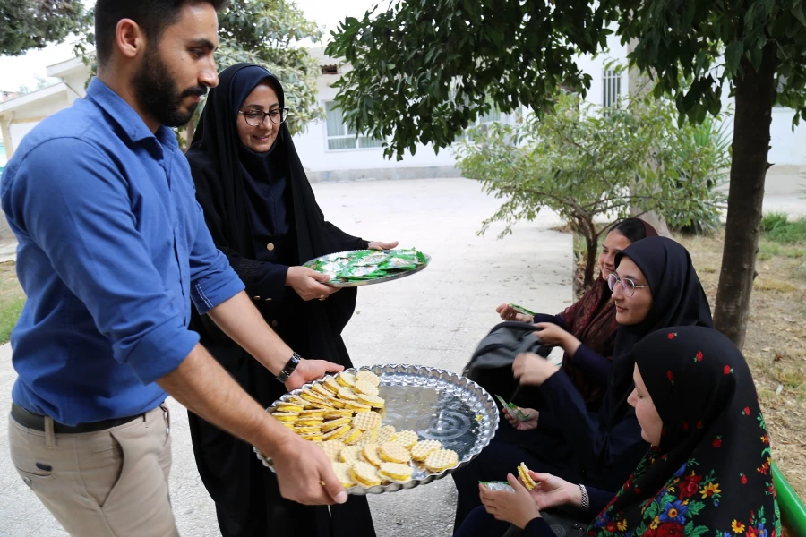 پخت وتوزیع حلوا و حلیم در پردیس امام خمینی(ره) گرگان 2