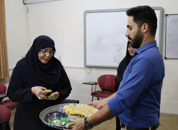 پخت وتوزیع حلوا و حلیم در پردیس امام خمینی(ره) گرگان 2