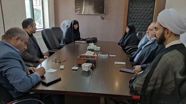 نشست سرپرست دانشگاه فرهنگیان با مسئول کانون مشاوره و مددکاری آستان قدس رضوی برگزار شد. 3