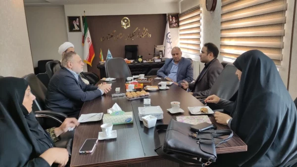 نشست سرپرست دانشگاه فرهنگیان با مسئول کانون مشاوره و مددکاری آستان قدس رضوی برگزار شد. 6