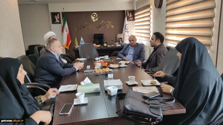 نشست سرپرست دانشگاه فرهنگیان با مسئول کانون مشاوره و مددکاری آستان قدس رضوی برگزار شد. 6