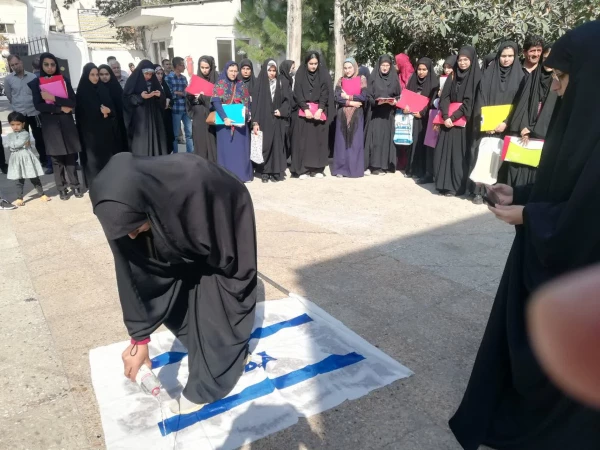 تجمع اعتراضی دانشجویان پردیس امام خمینی(ره) گرگان در محکومیت حمله وحشیانه رژیم نامشروع اسرائیل به بیمارستان المعمدانی غزه  . 2