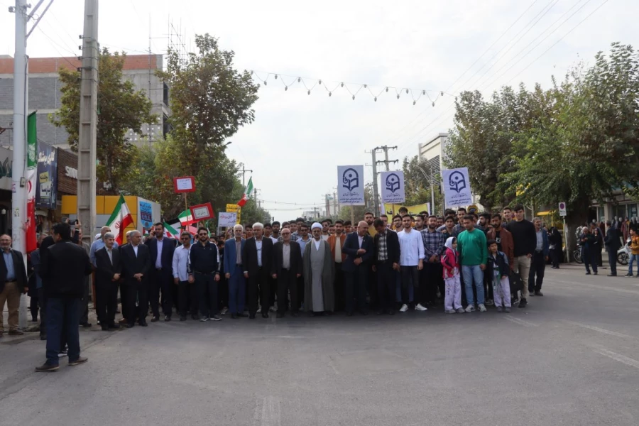 حضور گسترده و پرشور کارکنان ،اساتید و دانشجو معلمان واحد دانشگاهی شهید بهشتی گنبد کاووس در راهپیمایی روز ۱۳ آبان   11