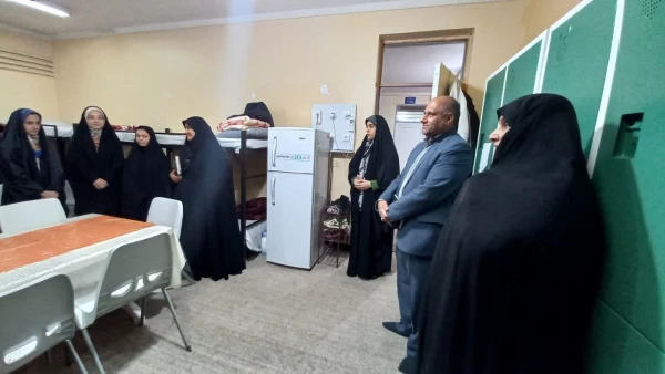 گفتگوی صمیمی سرپرست دانشگاه فرهنگیان استان گلستان با دانشجویان خوابگاهی پردیس امام خمینی (ره) ساختمان شماره 2 علی آباد  2