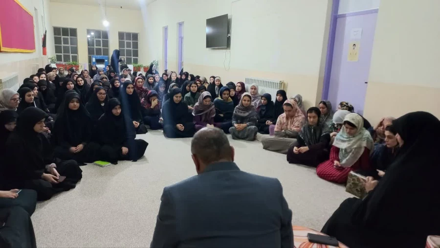 گفتگوی صمیمی سرپرست دانشگاه فرهنگیان استان گلستان با دانشجویان خوابگاهی پردیس امام خمینی (ره) ساختمان شماره 2 علی آباد  2