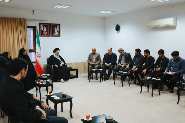 دیدار اعضای ستاد بزرگداشت شهدای دانشجو معلم استان گلستان با حضرت آیت الله نورمفیدی نماینده ولی فقیه دراستان گلستان وامام جمعه گرگان 4