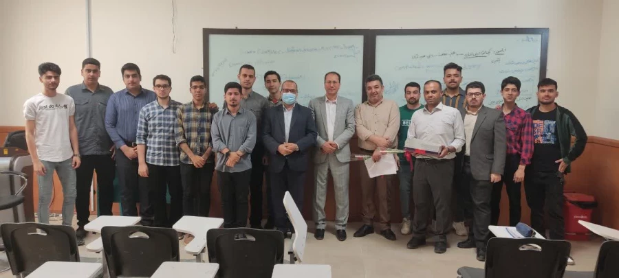 به مناسبت روز معلم از اساتید پردیس آیت الله خامنه ای گرگان با اهدای گل تقدیر شد 8