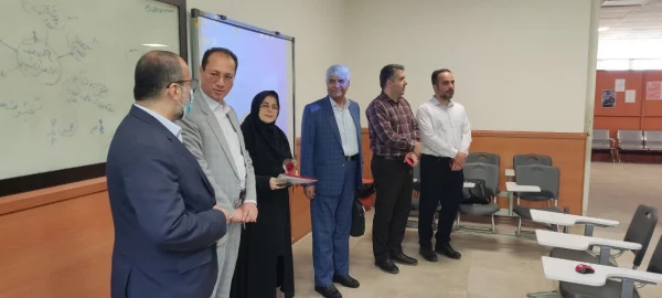 به مناسبت روز معلم از اساتید پردیس آیت الله خامنه ای گرگان با اهدای گل تقدیر شد 12