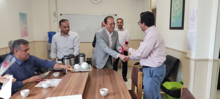 تقدیر از اساتید به مناسبت روز معلم