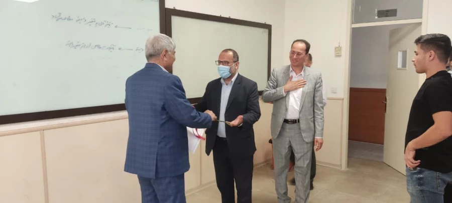 تقدیر از اساتید به مناسبت روز معلم