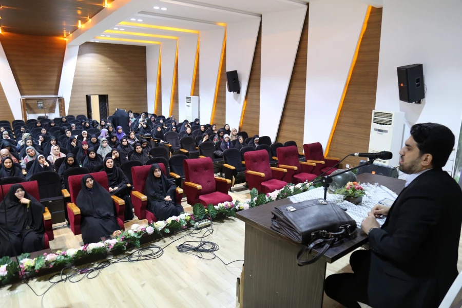 نشست تخصصی با موضوع تحولات منطقه ای و تمدن سازی با رویکرد بیانیه گام دوم انقلاب 8