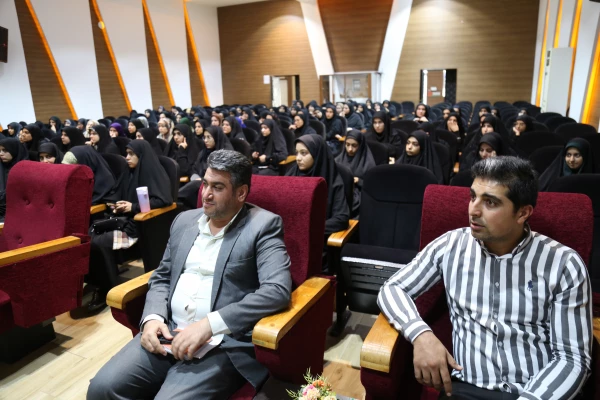 نشست توجیهی با موضوع آشنایی دانشجو معلمان جدید الورود با قوانین آموژشی، انضباطی، دانشجویی، فرهنگی و... 7