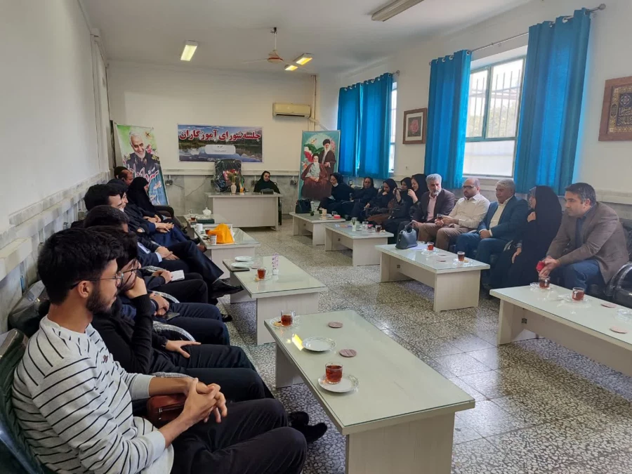 بازدید کارشناسان دانشگاه فرهنگیان از مدارس مجری برنامه کارورزی پردیس آیت الله خامنه ای گرگان 14