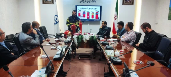 برگزاری کارگاه آشنایی با کپسول های آتش نشانی و نحوه کاربرد آنها ویژه کارکنان خدماتی و شاغل در سرای دانشجویی 3
