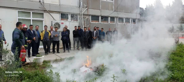 برگزاری کارگاه آشنایی با کپسول های آتش نشانی و نحوه کاربرد آنها ویژه کارکنان خدماتی و شاغل در سرای دانشجویی 8