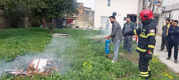 برگزاری کارگاه آشنایی با کپسول های آتش نشانی و نحوه کاربرد آنها ویژه کارکنان خدماتی و شاغل در سرای دانشجویی 10