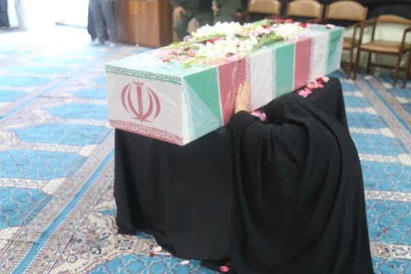 استقبال پرشور دانشجو معلمان پردیس امام خمینی (ره) گرگان از پیکر پاک شهید گمنام . 2