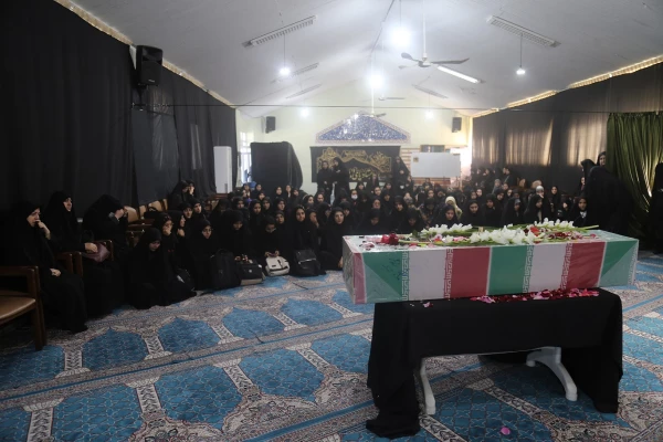 استقبال پرشور دانشجو معلمان پردیس امام خمینی (ره) گرگان از پیکر پاک شهید گمنام . 2