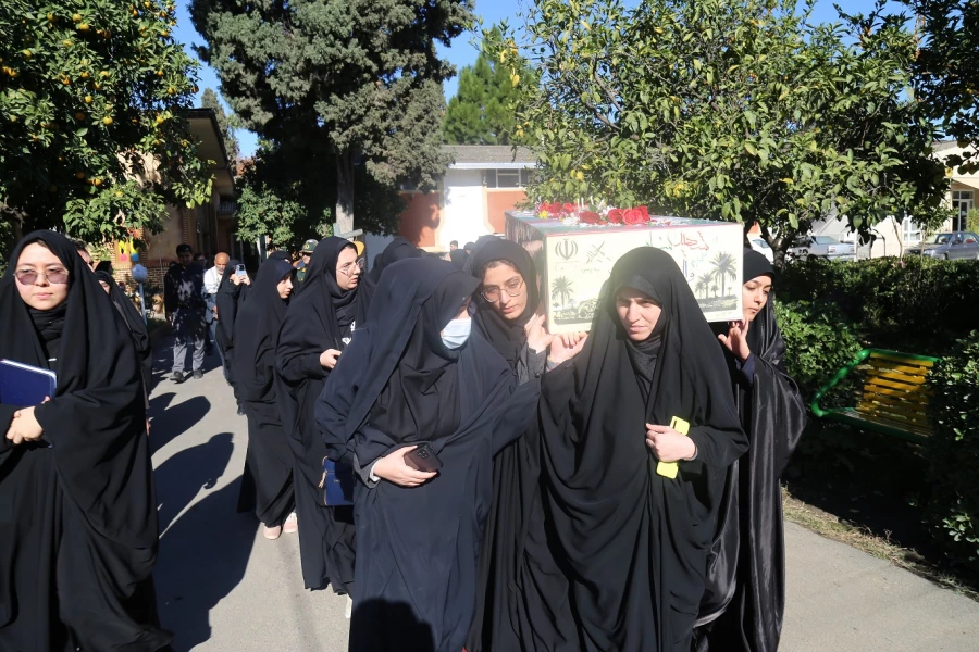 استقبال پرشور دانشجو معلمان پردیس امام خمینی (ره) گرگان از پیکر پاک شهید گمنام . 2